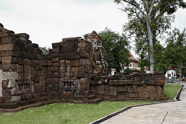 Prasat Sa Kamphaeng Noi-020